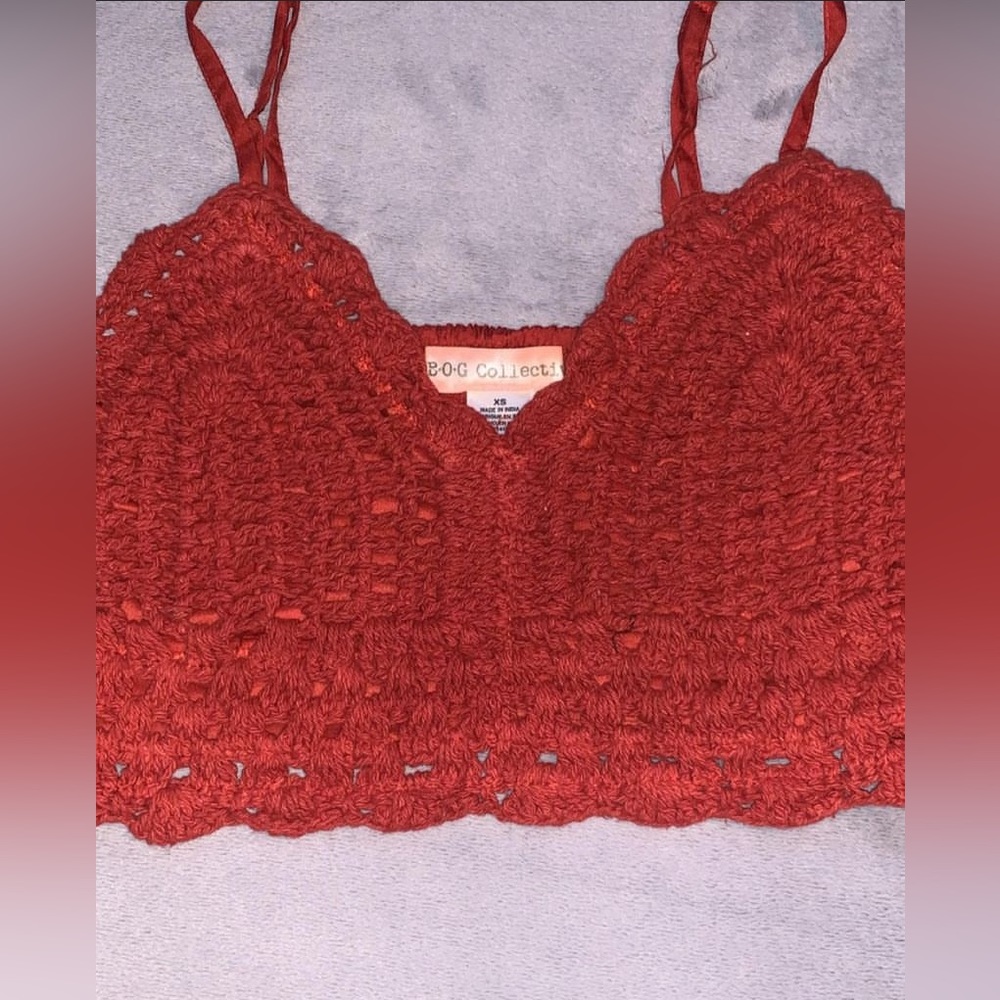 Im selling this cause I barely wore it